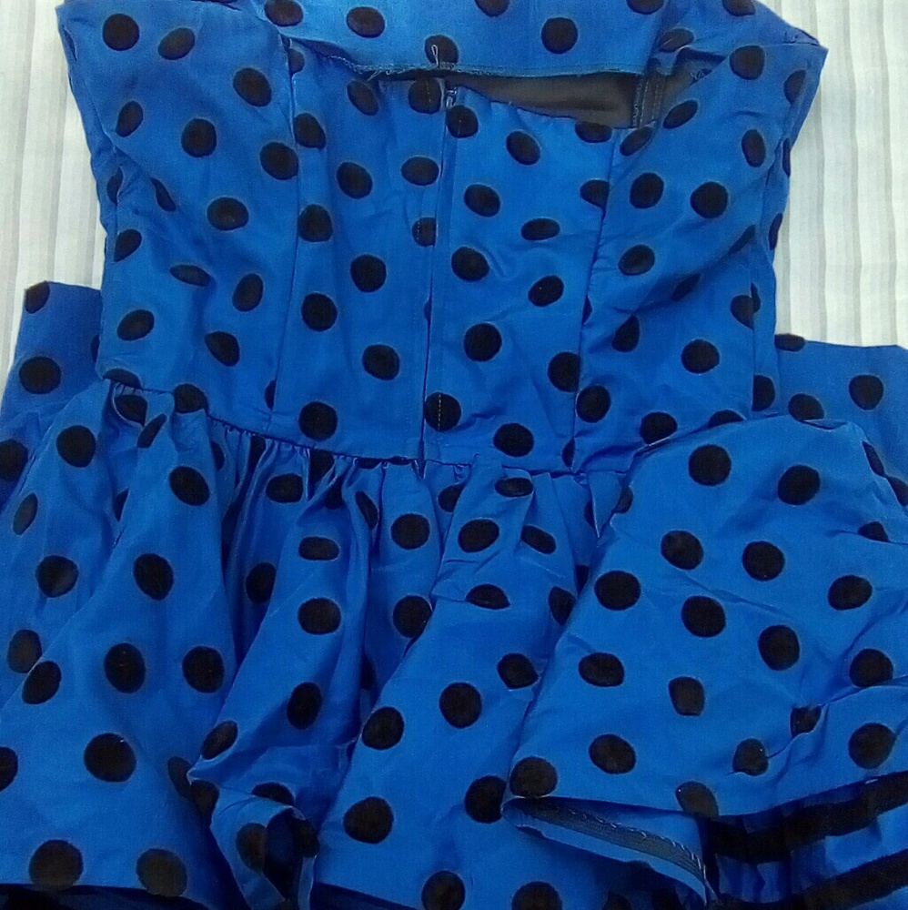 Dress - Picture 3 of 4